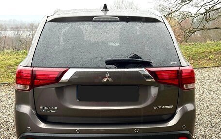 Mitsubishi Outlander III рестайлинг 3, 2019 год, 1 879 000 рублей, 2 фотография