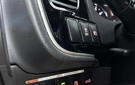 Mitsubishi Outlander III рестайлинг 3, 2019 год, 1 879 000 рублей, 9 фотография