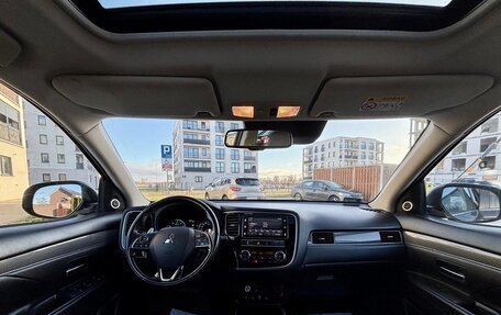 Mitsubishi Outlander III рестайлинг 3, 2019 год, 1 879 000 рублей, 12 фотография
