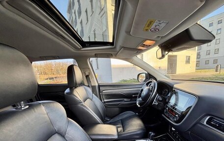 Mitsubishi Outlander III рестайлинг 3, 2019 год, 1 879 000 рублей, 11 фотография