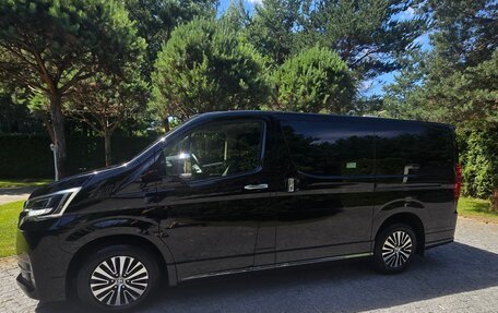Toyota HiAce H300, 2022 год, 8 500 000 рублей, 4 фотография