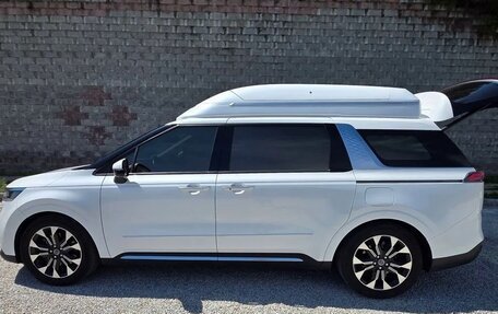 KIA Carnival, 2022 год, 4 098 000 рублей, 2 фотография