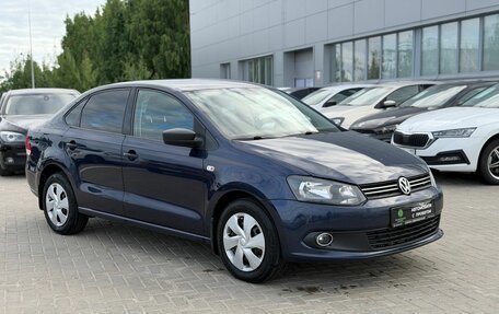 Volkswagen Polo VI (EU Market), 2013 год, 700 000 рублей, 2 фотография