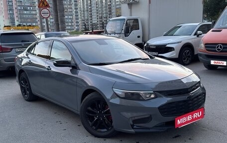 Chevrolet Malibu IX, 2018 год, 975 000 рублей, 2 фотография