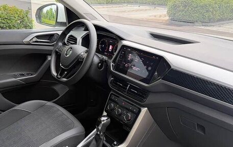 Volkswagen T-Cross I, 2022 год, 1 470 025 рублей, 10 фотография