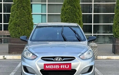 Hyundai Solaris II рестайлинг, 2013 год, 745 000 рублей, 2 фотография