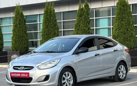 Hyundai Solaris II рестайлинг, 2013 год, 745 000 рублей, 3 фотография
