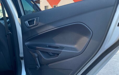 Ford Fiesta, 2015 год, 850 000 рублей, 10 фотография