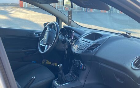 Ford Fiesta, 2015 год, 850 000 рублей, 11 фотография