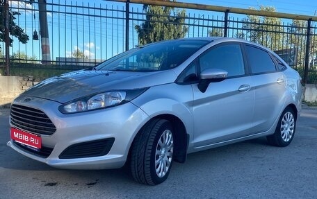 Ford Fiesta, 2015 год, 850 000 рублей, 2 фотография