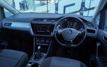 Volkswagen Touran III, 2017 год, 1 260 000 рублей, 11 фотография