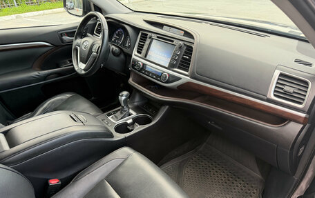 Toyota Highlander III, 2014 год, 2 980 000 рублей, 7 фотография