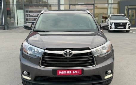 Toyota Highlander III, 2014 год, 2 980 000 рублей, 2 фотография