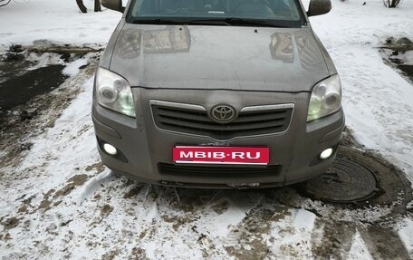 Toyota Avensis III рестайлинг, 2006 год, 630 000 рублей, 1 фотография