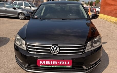 Volkswagen Passat B7, 2011 год, 900 000 рублей, 1 фотография