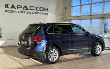 Volkswagen Tiguan II, 2017 год, 1 970 000 рублей, 2 фотография