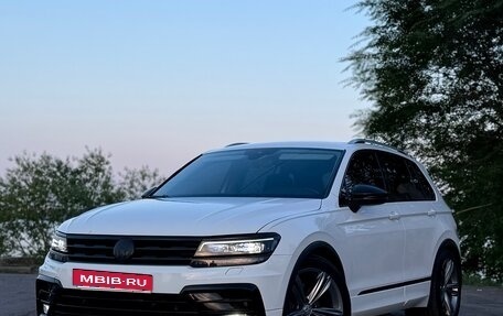 Volkswagen Tiguan II, 2020 год, 3 090 000 рублей, 1 фотография