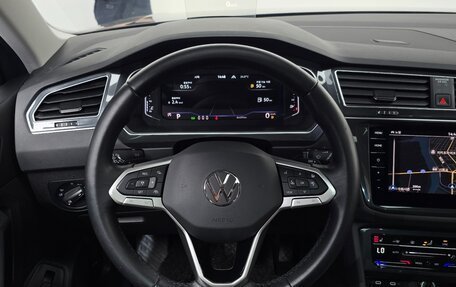 Volkswagen Tiguan II, 2023 год, 2 500 000 рублей, 21 фотография