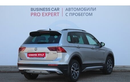 Volkswagen Tiguan II, 2019 год, 2 860 000 рублей, 5 фотография