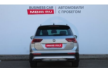 Volkswagen Tiguan II, 2019 год, 2 860 000 рублей, 6 фотография