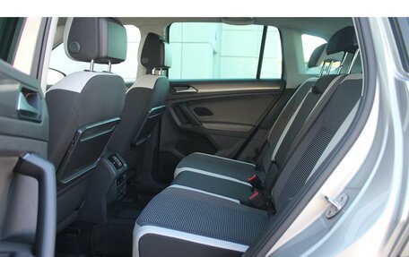 Volkswagen Tiguan II, 2019 год, 2 860 000 рублей, 14 фотография