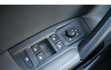 Volkswagen Tiguan II, 2019 год, 2 860 000 рублей, 26 фотография