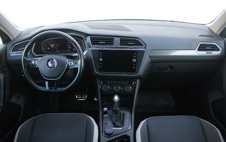 Volkswagen Tiguan II, 2019 год, 2 860 000 рублей, 18 фотография