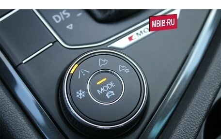 Volkswagen Tiguan II, 2019 год, 2 860 000 рублей, 25 фотография