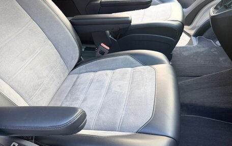 Volkswagen Multivan T6 рестайлинг, 2019 год, 5 500 000 рублей, 15 фотография