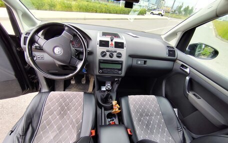 Volkswagen Touran III, 2010 год, 700 000 рублей, 17 фотография