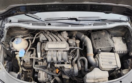 Volkswagen Touran III, 2010 год, 700 000 рублей, 15 фотография