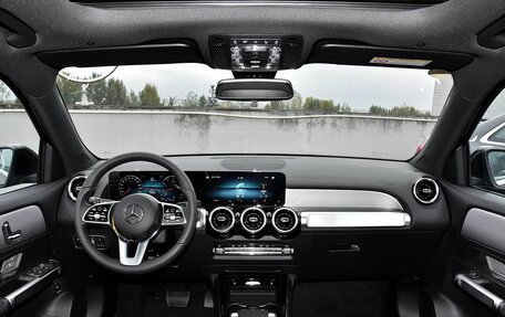 Mercedes-Benz GLB, 2023 год, 2 619 000 рублей, 18 фотография