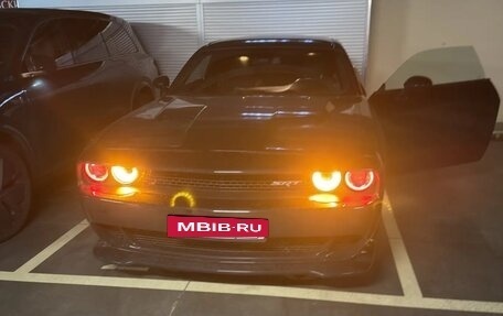 Dodge Challenger III рестайлинг 2, 2022 год, 4 100 000 рублей, 6 фотография