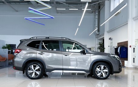 Subaru Forester, 2018 год, 2 790 000 рублей, 10 фотография