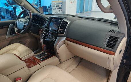 Toyota Land Cruiser 200, 2015 год, 4 404 000 рублей, 8 фотография