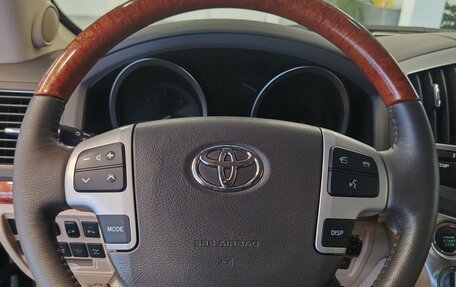 Toyota Land Cruiser 200, 2015 год, 4 404 000 рублей, 23 фотография