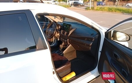 Toyota Yaris XP150 рестайлинг, 2021 год, 1 670 000 рублей, 9 фотография