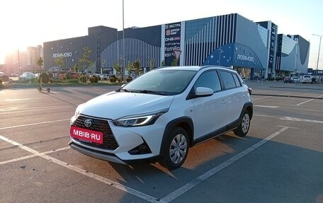 Toyota Yaris XP150 рестайлинг, 2021 год, 1 670 000 рублей, 2 фотография