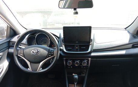 Toyota Yaris XP150 рестайлинг, 2021 год, 1 670 000 рублей, 18 фотография