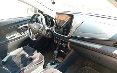 Toyota Yaris XP150 рестайлинг, 2021 год, 1 670 000 рублей, 17 фотография
