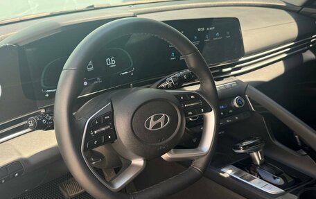 Hyundai Elantra, 2023 год, 2 095 000 рублей, 16 фотография