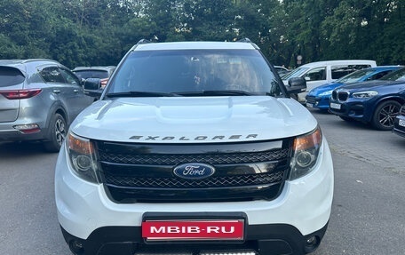 Ford Explorer VI, 2014 год, 1 200 000 рублей, 2 фотография