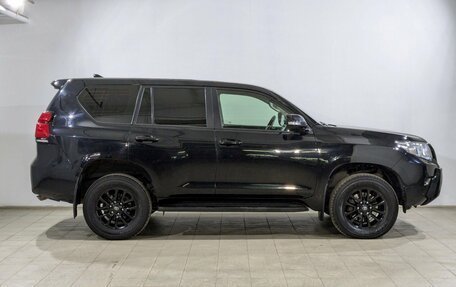 Toyota Land Cruiser Prado 150 рестайлинг 2, 2019 год, 4 900 000 рублей, 11 фотография