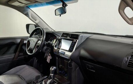 Toyota Land Cruiser Prado 150 рестайлинг 2, 2019 год, 4 900 000 рублей, 15 фотография