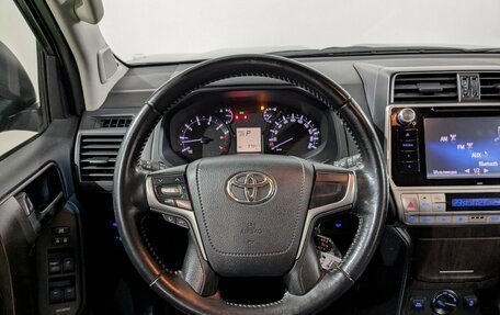 Toyota Land Cruiser Prado 150 рестайлинг 2, 2019 год, 4 900 000 рублей, 26 фотография
