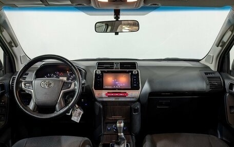 Toyota Land Cruiser Prado 150 рестайлинг 2, 2019 год, 4 900 000 рублей, 24 фотография