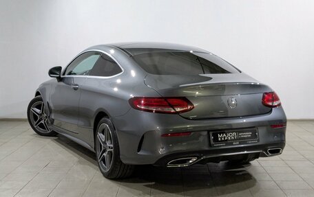 Mercedes-Benz C-Класс, 2018 год, 3 485 000 рублей, 29 фотография