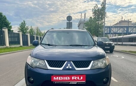 Mitsubishi Outlander III рестайлинг 3, 2008 год, 920 000 рублей, 2 фотография