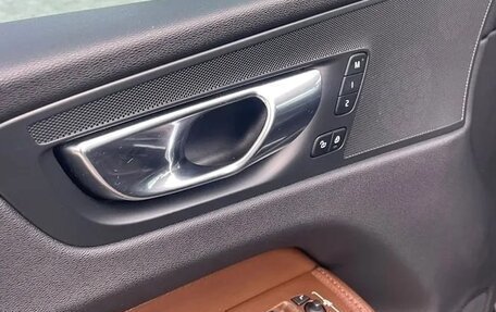 Volvo XC60 II, 2018 год, 3 250 000 рублей, 4 фотография
