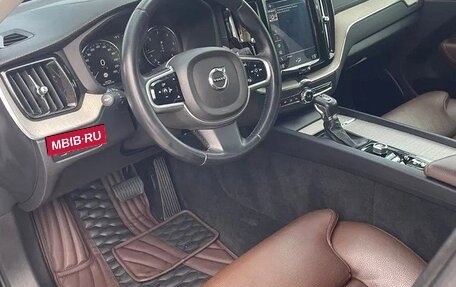 Volvo XC60 II, 2018 год, 3 250 000 рублей, 3 фотография